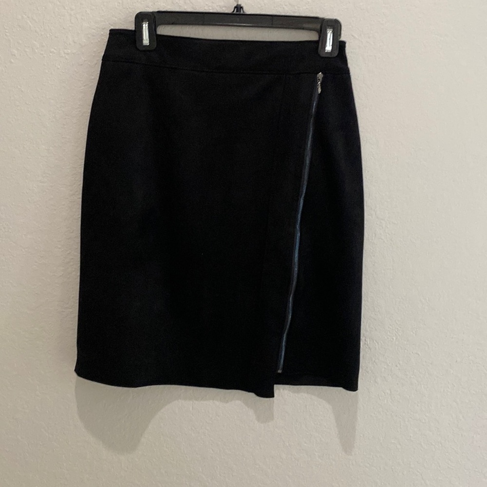 NWT WHBM suede knee length skirt